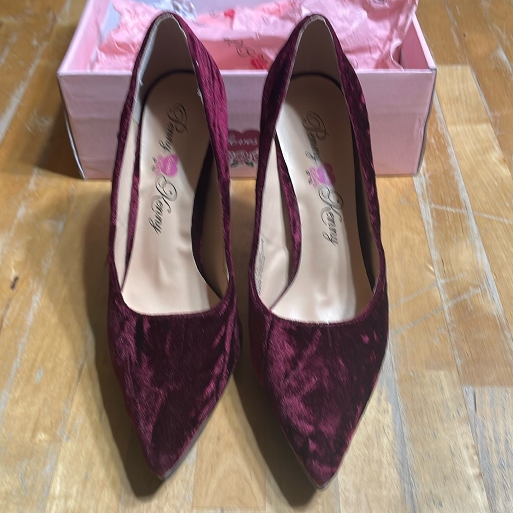 New Penny loves Kenny Opus PF velvet heels